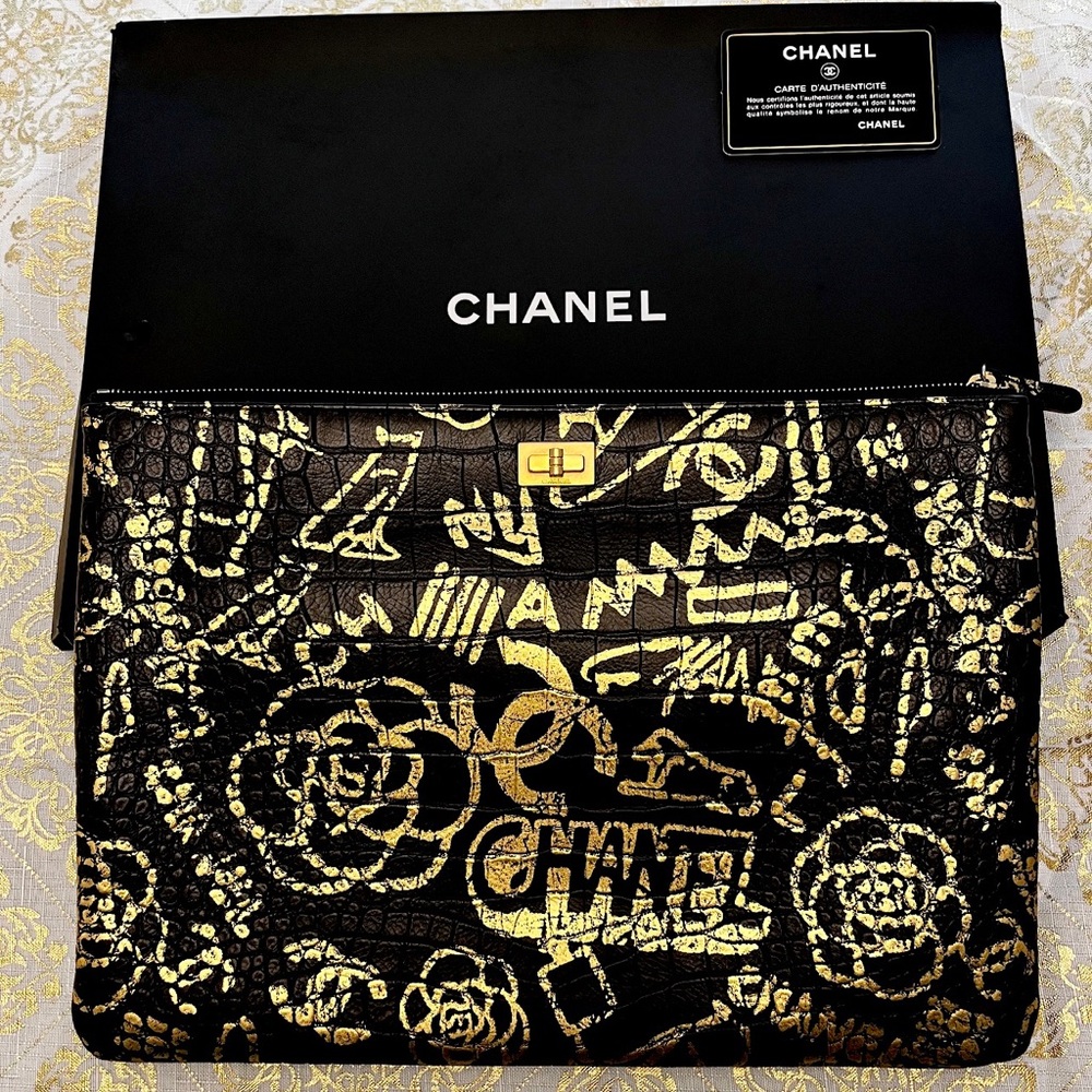 Authentic Chanel Graffiti Reissue O Case